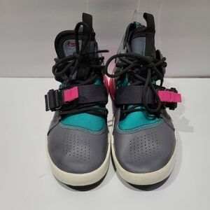 Nike Air Force 270 Cool Grey Hyper Jade